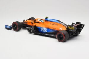 McLaren MCL35M #4 L. Norris Pole Position Russian GP 2021 Minichamps 1:18 530213404 Pressofusione — immagine 5 di 7