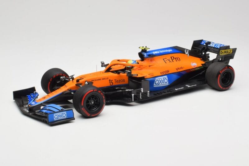 McLaren MCL35M #4 L. Norris Pole Position Russian GP 2021 Minichamps 1:18 530213404 Pressofusione