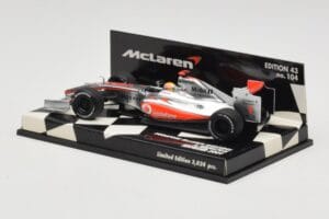 McLaren Mercedes MP4-24 #1 L. Hamilton Showcar 2009 Minichamps 1:43 530094371 Pressofusione — immagine 3 di 5
