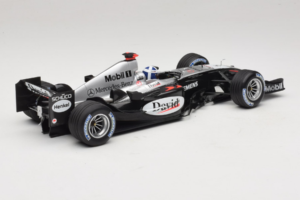 McLaren MP4/19 Mercedes D. Coulthard F1 2004 Minichamps 1:18 530041805 Pressofusione — immagine 2 di 7