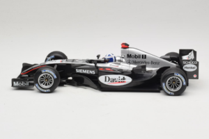 McLaren MP4/19 Mercedes D. Coulthard F1 2004 Minichamps 1:18 530041805 Pressofusione — immagine 3 di 7
