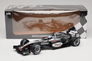 McLaren MP4/19 Mercedes D. Coulthard F1 2004 Minichamps 1:18 530041805 Pressofusione — immagine 7 di 7