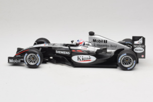 McLaren MP4/19 Mercedes K. Raikkonen F1 2004 Minichamps 1:18 530041806 Pressofusione — immagine 3 di 7