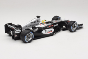 McLaren MP4/19 Mercedes L. Hamilton Autosport Young Driver Test Silverstone 2004 Minichamps 1:18 530044418 Pressofusione — immagine 2 di 7
