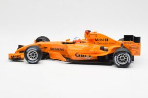 McLaren MP4-20 Mercedes G. Paffett Interim Test Car 2006 Minichamps 1:18 530061895 Pressofusione — immagine 3 di 6