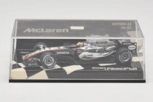McLaren Mercedes MP4-20 #10 J-P. Montoya Race Car 2005 Minichamps 1:43 530054310 Pressofusione — immagine 5 di 5