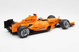 McLaren MP4-20 Mercedes P. de la Rosa Interim Test Car 2006 Minichamps 1:18 530061894 Pressofusione — immagine 2 di 6