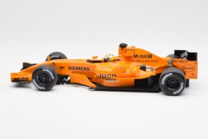 McLaren MP4-21 Mercedes #4 J.P. Montoya Interim Livery 2006 Minichamps 1:18 530061874 Pressofusione — immagine 3 di 6