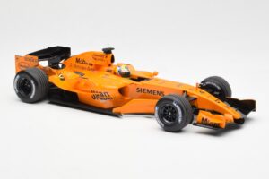 McLaren MP4-21 Mercedes #4 J.P. Montoya Interim Livery 2006 Minichamps 1:18 530061874 Pressofusione — immagine 4 di 6