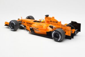 McLaren MP4-21 Mercedes #4 J.P. Montoya Interim Livery 2006 Minichamps 1:18 530061874 Pressofusione — immagine 5 di 6