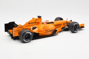 McLaren MP4-21 Mercedes #3 K. Raikkonen Interim Livery 2006 Minichamps 1:18 530061873 Pressofusione — immagine 2 di 6
