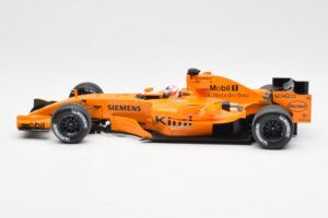 McLaren MP4-21 Mercedes #3 K. Raikkonen Interim Livery 2006 Minichamps 1:18 530061873 Pressofusione — immagine 3 di 6
