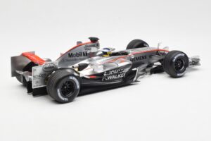 McLaren Mercedes MP4-21 P. de la Rosa F1 Showcar 2006 Minichamps 1:18 B66962346 Pressofusione — immagine 2 di 6