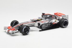 McLaren Mercedes MP4-21 P. de la Rosa F1 Showcar 2006 Minichamps 1:18 B66962346 Pressofusione