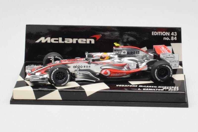 McLaren Mercedes MP4-22 #2 L. Hamilton Race Car 2007 Minichamps 1:43 530074302 Pressofusione