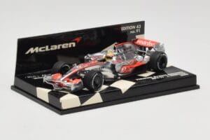 McLaren Mercedes MP4-23 #22 L. Hamilton Race Car 2008 Minichamps 1:43 530084322 Pressofusione — immagine 2 di 5