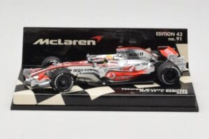 McLaren Mercedes MP4-23 #22 L. Hamilton Race Car 2008 Minichamps 1:43 530084322 Pressofusione