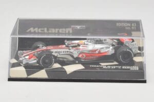 McLaren Mercedes MP4-23 #22 L. Hamilton Race Car 2008 Minichamps 1:43 530084322 Pressofusione — immagine 5 di 5