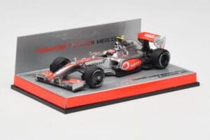 McLaren Mercedes MP4-24 #2 H. Kovalainen Race Car 2009 Minichamps 1:43 503094302 Pressofusione — immagine 2 di 5