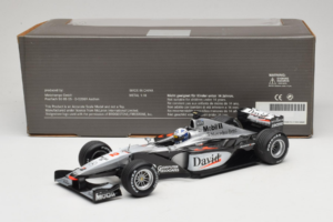 McLaren MP4-15 #2 D. Coulthard F1 2000 Minichamps 1:18 B66962118 Pressofusione — immagine 6 di 6