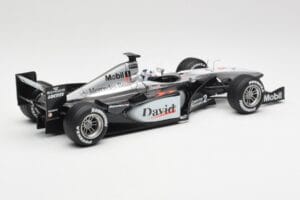 McLaren MP4-15 #2 D. Coulthard F1 2000 Hot Wheels 1:18 26740 Pressofusione — immagine 2 di 6