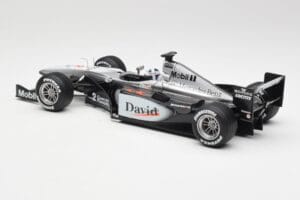 McLaren MP4-15 #2 D. Coulthard F1 2000 Hot Wheels 1:18 26740 Pressofusione — immagine 5 di 6