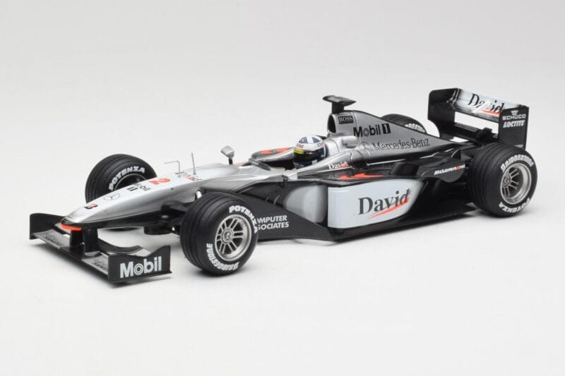 McLaren MP4-15 #2 D. Coulthard F1 2000 Hot Wheels 1:18 26740 Pressofusione