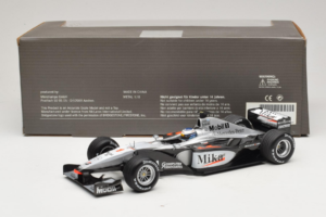 McLaren MP4-15 #1 M. Hakkinen F1 2000 Minichamps 1:18 B66962117 Pressofusione — immagine 6 di 6