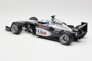 McLaren MP4-16 #4 M. Häkkinen F1 2001 Hot Wheels 1:18 50198 Pressofusione — immagine 5 di 6