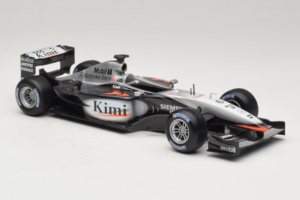 McLaren MP4-20 #9 K. Raikkonen F1 2005 Hot Wheels 1:18 H2286 Pressofusione — immagine 4 di 6