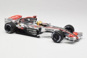 McLaren MP4-21 L. Hamilton Silverstone Test 2006 Minichamps 1:18 530061884 Pressofusione — immagine 4 di 6