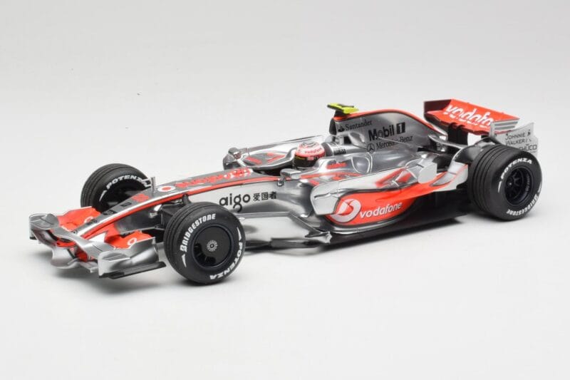 McLaren MP4-22 #2 L. Hamilton Canadian GP Winner 2007 Minichamps 1:18 530071822 Pressofusione