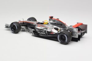 McLaren MP4-25 Mercedes #2 L. Hamilton Showcar 2010 Minichamps 1:18 110100006-R1 Pressofusione — immagine 5 di 6