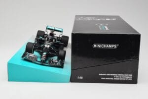 Mercedes AMG Petronas W11 #44 L. Hamilton Winner British GP 2020 Minichamps 1:18 113200444 Pressofusione — immagine 6 di 7