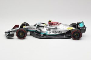 Mercedes AMG W13 E Performance Petronas #44 L. Hamilton Spanish GP 2022 Minichamps 1:18 110220044 Pressofusione — immagine 3 di 7