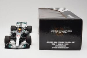 Mercedes AMG W08 EQ Power+ Petronas #44 L. Hamilton F1 World Champion 2017 Minichamps 1:18 186170044 Resina — immagine 6 di 7