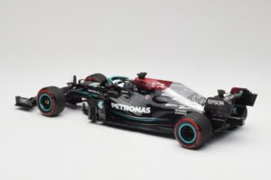 Mercedes AMG W12 Petronas #44 L. Hamilton Spanish GP 100th Pole 2021 Minichamps 1:18 110210444 Resina — immagine 5 di 7