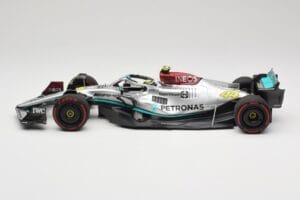 Mercedes AMG W13 E Performance Petronas #44 L. Hamilton Brazilian GP 2022 Minichamps 1:18 110222144 Resina — immagine 3 di 7
