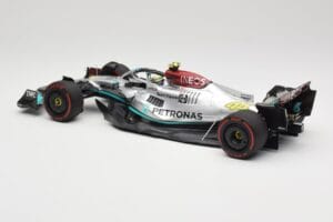 Mercedes AMG W13 E Performance Petronas #44 L. Hamilton Brazilian GP 2022 Minichamps 1:18 110222144 Resina — immagine 5 di 7