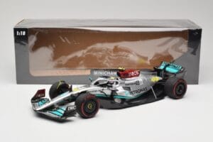 Mercedes AMG W13 E Performance Petronas #44 L. Hamilton Brazilian GP 2022 Minichamps 1:18 110222144 Resina — immagine 7 di 7