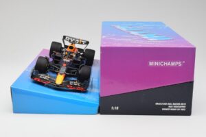 Red Bull Racing RB18 #1 M. Verstappen Winner Miami GP 2022 Minichamps 1:18 113220501 Pressofusione — immagine 6 di 7