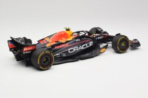 Oracle Red Bull Racing RB18 #11 S. Perez Abu Dhabi GP 2022 Minichamps 1:18 110222211 Pressofusione — immagine 2 di 7
