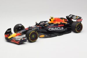 Oracle Red Bull Racing RB18 #11 S. Perez Abu Dhabi GP 2022 Minichamps 1:18 110222211 Pressofusione