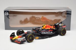 Oracle Red Bull Racing RB18 #11 S. Perez Abu Dhabi GP 2022 Minichamps 1:18 110222211 Pressofusione — immagine 7 di 7