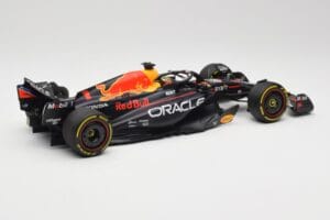 Oracle Red Bull Racing RB19 #1 M. Verstappen Winner Abu Dhabi GP 2023 Minichamps 1:18 110232301 Pressofusione — immagine 2 di 7