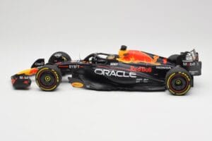 Oracle Red Bull Racing RB19 #1 M. Verstappen Winner Abu Dhabi GP 2023 Minichamps 1:18 110232301 Pressofusione — immagine 3 di 7