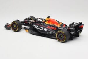 Oracle Red Bull Racing RB19 #1 M. Verstappen Winner Abu Dhabi GP 2023 Minichamps 1:18 110232301 Pressofusione — immagine 5 di 7