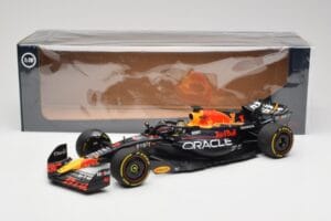 Oracle Red Bull Racing RB19 #1 M. Verstappen Winner Abu Dhabi GP 2023 Minichamps 1:18 110232301 Pressofusione — immagine 7 di 7