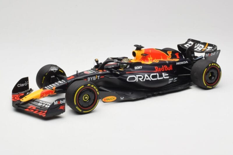 Oracle Red Bull Racing RB19 #1 M. Verstappen Winner Abu Dhabi GP 2023 Minichamps 1:18 110232301 Pressofusione
