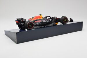 Red Bull Racing RB19 #11 S. Perez Winner Saudi Arabian GP 2023 Minichamps 1:18 113230111 Pressofusione — immagine 3 di 6